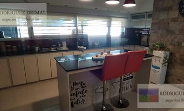 Casa en  Adrogue excelente estado 3 dormitorios cochera quincho y piscina!