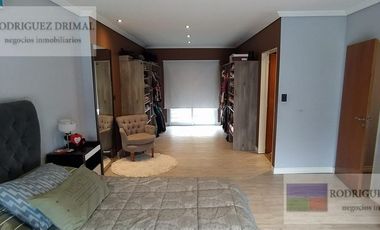 Casa en  Adrogue excelente estado 3 dormitorios cochera quincho y piscina!