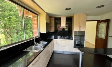 Arrienda Casa Altos Del Poblado Medellín Antioquia