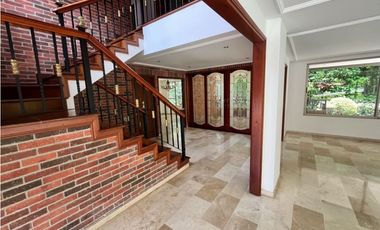 Arrienda Casa Altos Del Poblado Medellín Antioquia