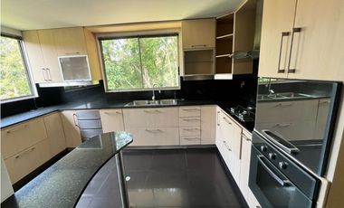 Arrienda Casa Altos Del Poblado Medellín Antioquia