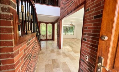 Arrienda Casa Altos Del Poblado Medellín Antioquia