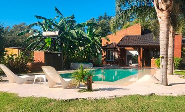 Casa 3 dormitorios con doble ingreso y pileta en  Ibarlucea