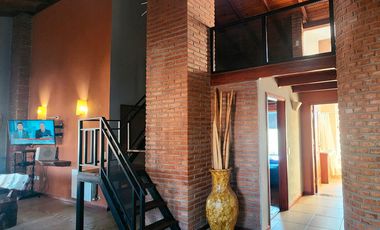 Casa 3 dormitorios con doble ingreso y pileta en  Ibarlucea