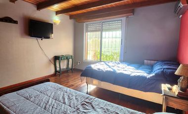 Casa 3 dormitorios con doble ingreso y pileta en  Ibarlucea