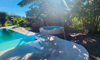 Casa 3 dormitorios con doble ingreso y pileta en  Ibarlucea