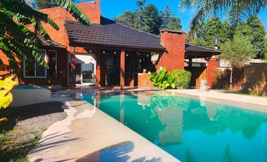 Casa 3 dormitorios con doble ingreso y pileta en  Ibarlucea