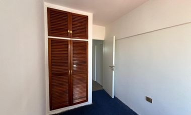 Casa triplex cuatro ambientes a la venta en Wilde Centro