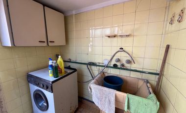 Casa triplex cuatro ambientes a la venta en Wilde Centro