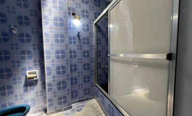 Casa triplex cuatro ambientes a la venta en Wilde Centro