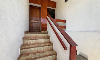 Casa triplex cuatro ambientes a la venta en Wilde Centro