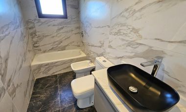 Casa en venta en B°C° San Pablo Pilar. 3 dormitorios y escritorio. Posibilidad de financiación.