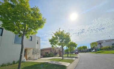 Casa en venta en B°C° San Pablo Pilar. 3 dormitorios y escritorio. Posibilidad de financiación.