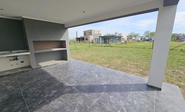 Casa en venta en B°C° San Pablo Pilar. 3 dormitorios y escritorio. Posibilidad de financiación.
