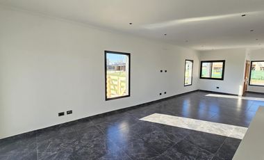 Casa en venta en B°C° San Pablo Pilar. 3 dormitorios y escritorio. Posibilidad de financiación.