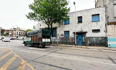 Excelente ubicación - Local/lote para desarrollo. Centro Avellaneda.