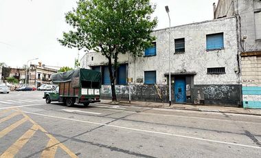 Excelente ubicación - Local/lote para desarrollo. Centro Avellaneda.