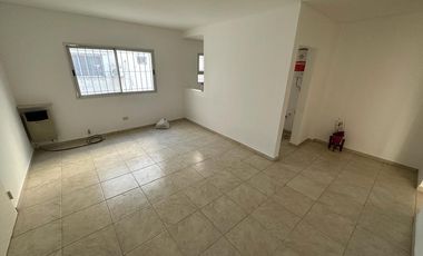 En Alquiler | Hermoso Departamento 2 Ambientes con Cochera Descubierta en Moreno Centro Lado Norte - Sobre Rivadavia al 300