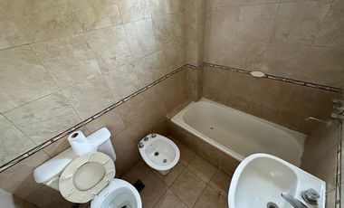 En Alquiler | Hermoso Departamento 2 Ambientes con Cochera Descubierta en Moreno Centro Lado Norte - Sobre Rivadavia al 300