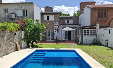 Casa en venta de 3 dormitorios c/ cochera en Otros Barrios