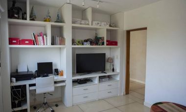 Esplendida casa de 4 dormitorios, 4 baños, pileta, en country nautico