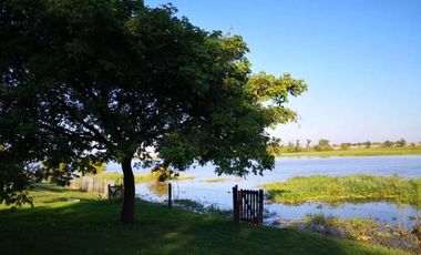 Esplendida casa de 4 dormitorios, 4 baños, pileta, en country nautico