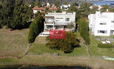 Esplendida casa de 4 dormitorios, 4 baños, pileta, en country nautico