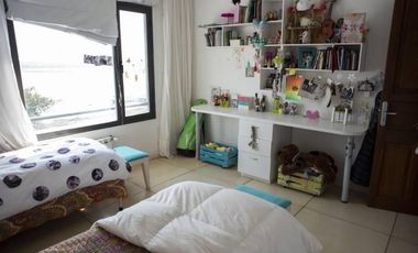 Esplendida casa de 4 dormitorios, 4 baños, pileta, en country nautico