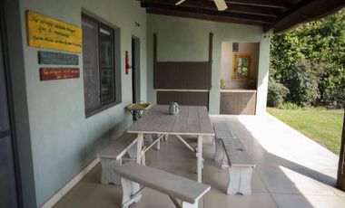 Esplendida casa de 4 dormitorios, 4 baños, pileta, en country nautico
