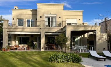 6 Meses - Casa en Alquiler Amoblada en Santa Bárbara