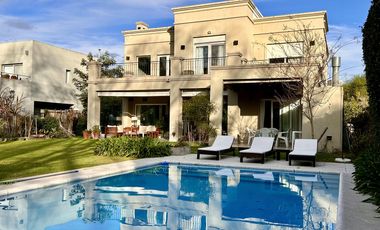 6 Meses - Casa en Alquiler Amoblada en Santa Bárbara