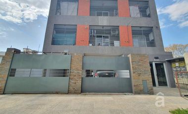 Cochera - Villa Ballester -Cómoda Cochera, próximo a centro de Villa Ballester.