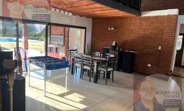 Casa en  Parque de las Naciones excelente estado Piscina Quincho y cochera
