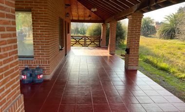 Casa en  Parque de las Naciones excelente estado Piscina Quincho y cochera