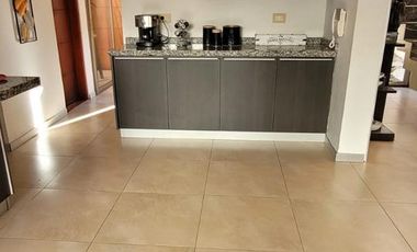 PH en Quilmes cinco ambientes en alquiler pileta