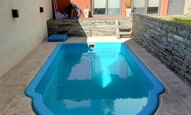 PH en Quilmes cinco ambientes en alquiler pileta