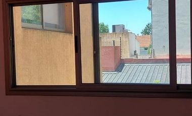 PH en Quilmes cinco ambientes en alquiler pileta