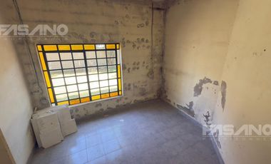 ALQUILER - CASA 11 AMB. EN SAN ANDRES. USO COMERCIAL /PROFESIONAL