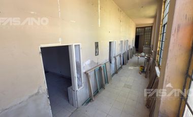 ALQUILER - CASA 11 AMB. EN SAN ANDRES. USO COMERCIAL /PROFESIONAL