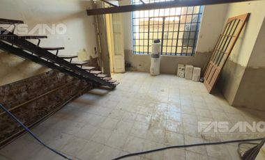 ALQUILER - CASA 11 AMB. EN SAN ANDRES. USO COMERCIAL /PROFESIONAL