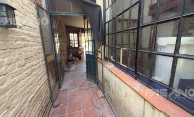 ALQUILER - CASA 11 AMB. EN SAN ANDRES. USO COMERCIAL /PROFESIONAL