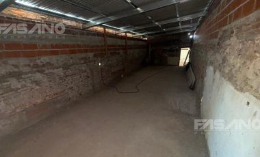 ALQUILER - CASA 11 AMB. EN SAN ANDRES. USO COMERCIAL /PROFESIONAL