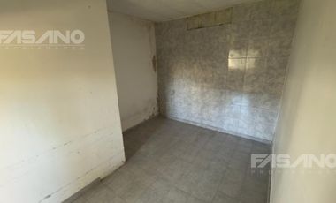 ALQUILER - CASA 11 AMB. EN SAN ANDRES. USO COMERCIAL /PROFESIONAL