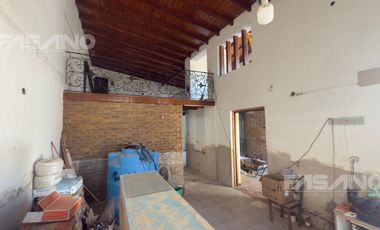 ALQUILER - CASA 11 AMB. EN SAN ANDRES. USO COMERCIAL /PROFESIONAL