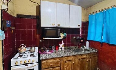 OPORTUNIDAD DE INVERTIR- CASA EN VENTA- REFACCIÓN - MORENO