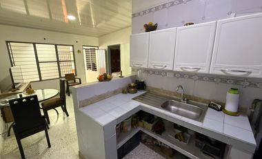 Casa bifamiliar con local comercial y doble renta en Villa del Sur | Uso mixto y excelente ubicación