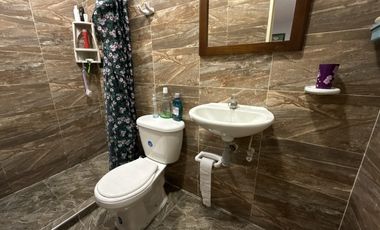 Casa bifamiliar con local comercial y doble renta en Villa del Sur | Uso mixto y excelente ubicación
