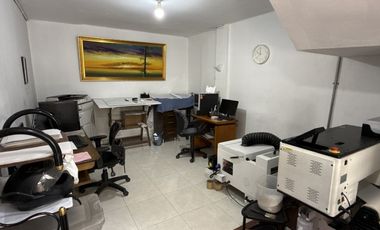 Casa bifamiliar con local comercial y doble renta en Villa del Sur | Uso mixto y excelente ubicación