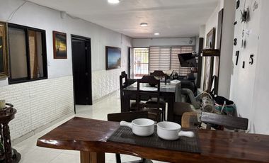 Casa bifamiliar con local comercial y doble renta en Villa del Sur | Uso mixto y excelente ubicación