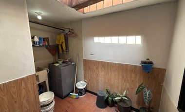 Casa bifamiliar con local comercial y doble renta en Villa del Sur | Uso mixto y excelente ubicación